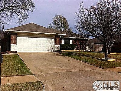 1st image of 2707 Parkview Dr