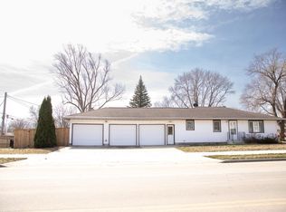 17 Lincoln Ave E, Gaylord, MN 55334