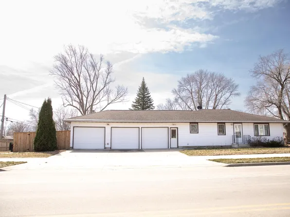 17 Lincoln Ave E, Gaylord, MN 55334