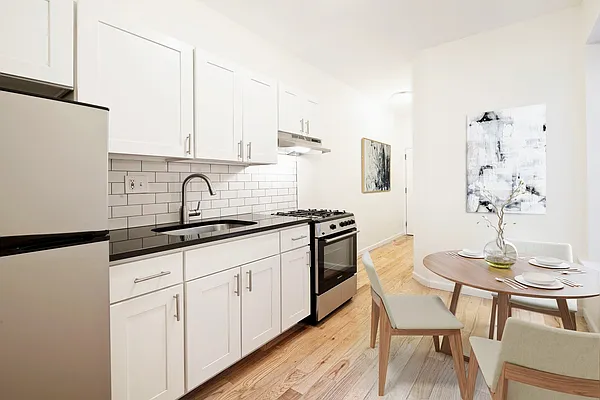 Rented by R New York | media 40