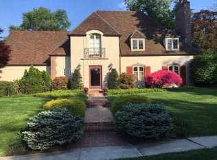 1800 Harris Rd, Glenside, PA 19038