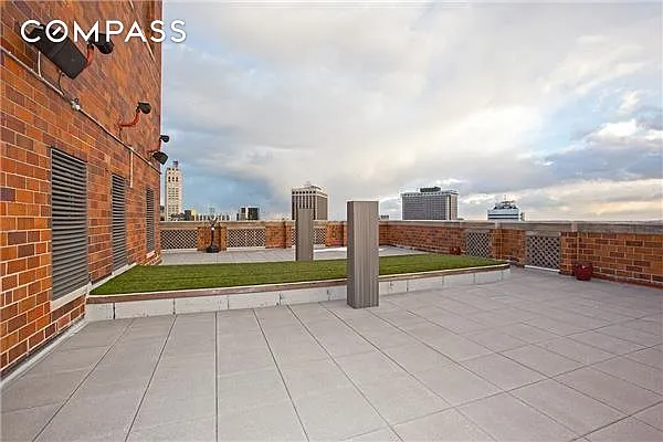 Rented by Compass | media 49