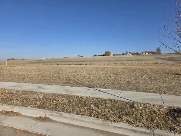 18 Kings Lynn Rd, Stoughton, WI 53589