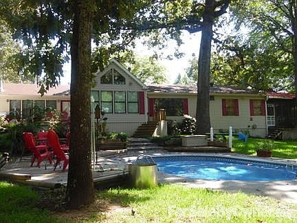 In ground swimming pool