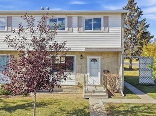 35 E Nash St #C1, Red Deer, AB T4P 1X9