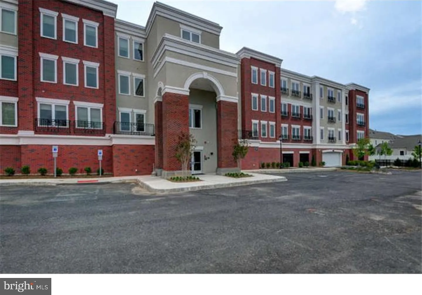 2 bed, 1241 sqft, $2,700 — Photo 2