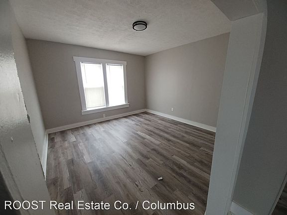 3rd image of 407 Catherine St