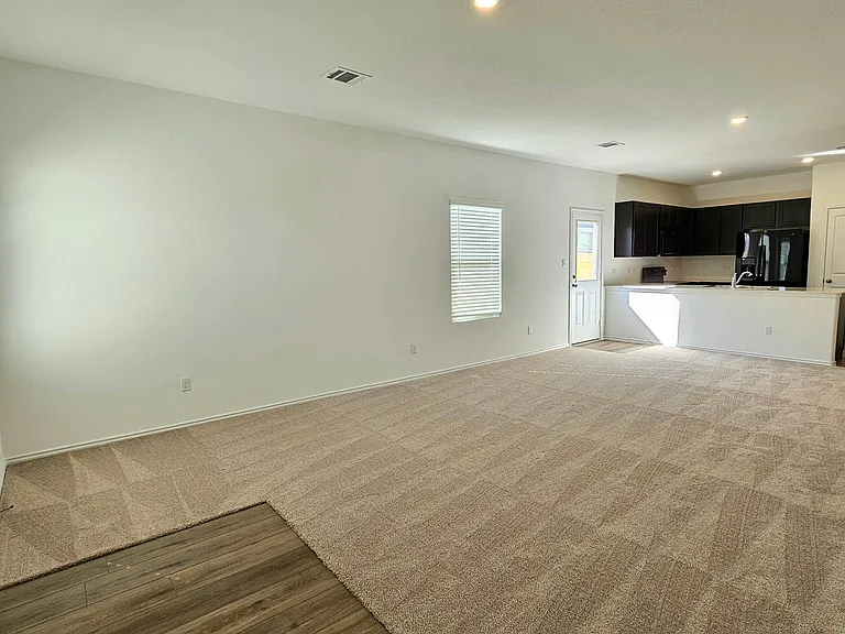418 Paddlefish Ln — Photo 5