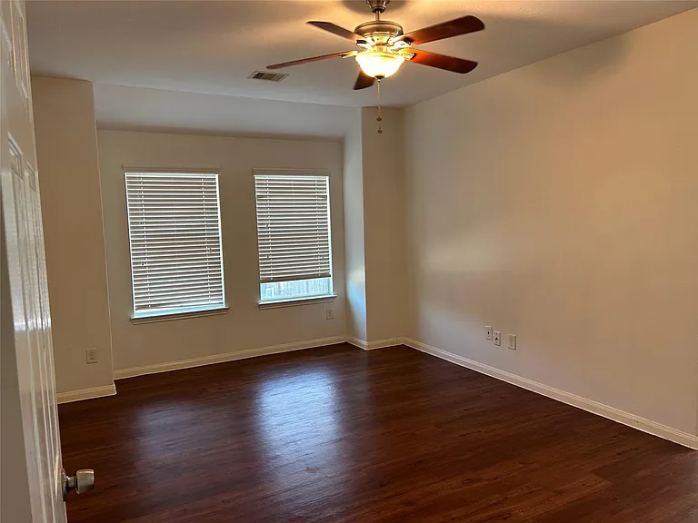 21511 Donata Cir — Photo 14