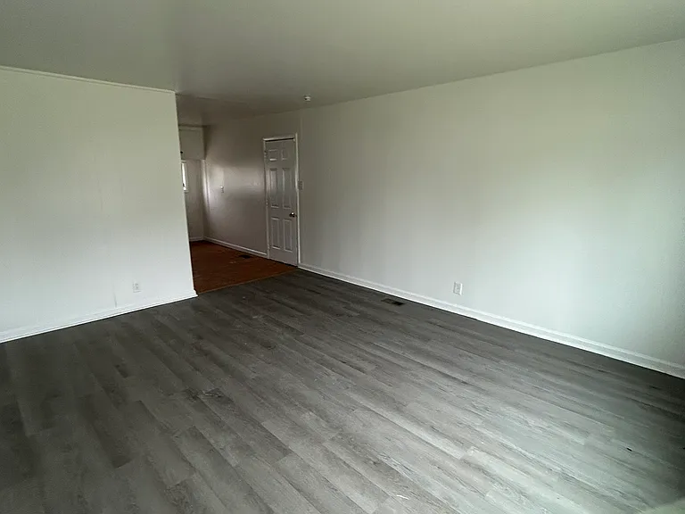 722 Saint Paul Dr — Photo 4