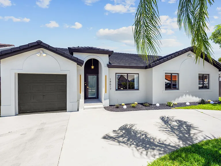 14617 SW 167th Ter — Photo 31