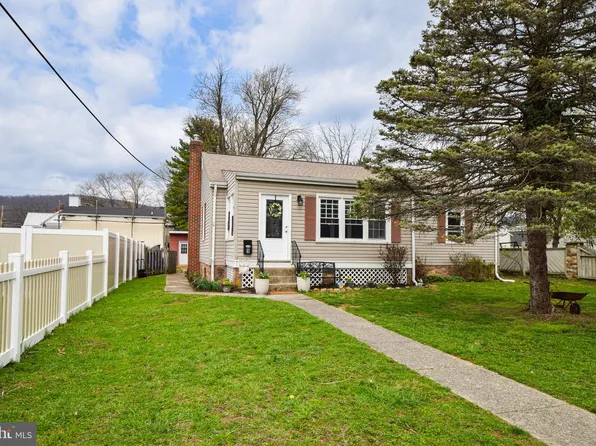 9 Lombard St, Thurmont, MD 21788