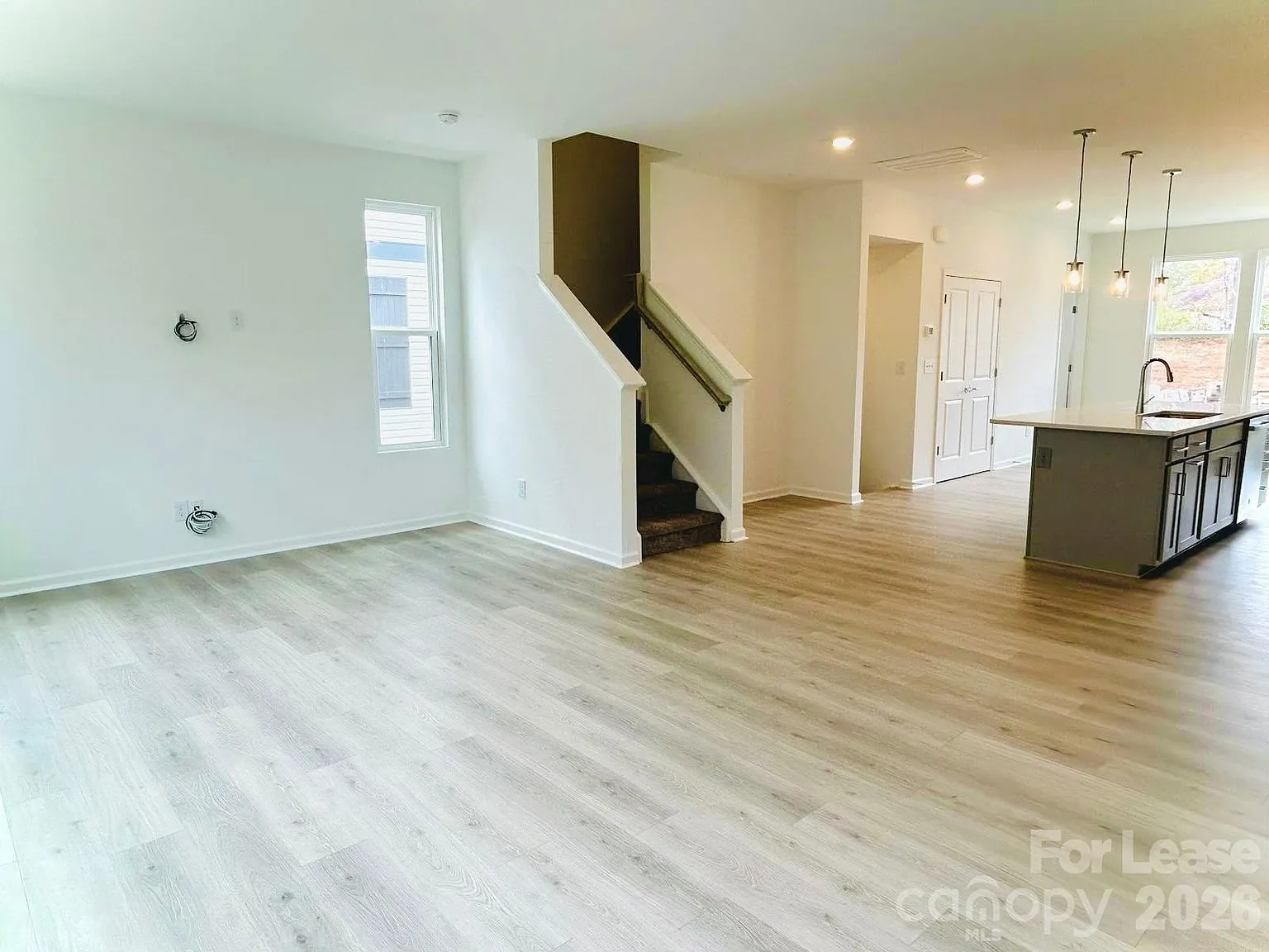 4 bed, 3.5 bath, $2,300 — Photo 3