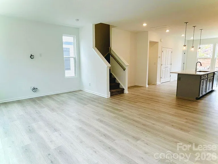 1516 Blanche St — Photo 3