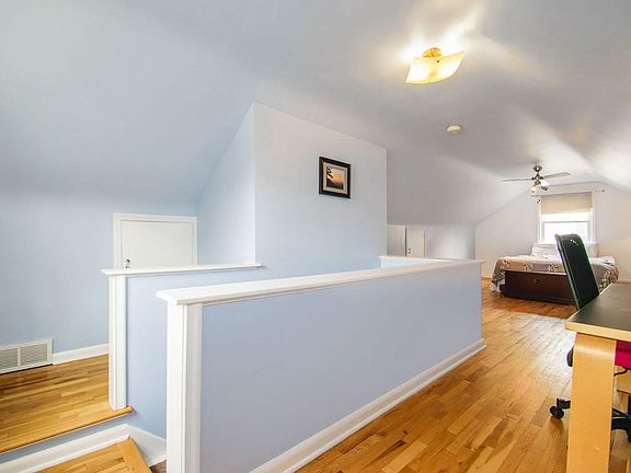 3rd image of 1625 Shubel Ave