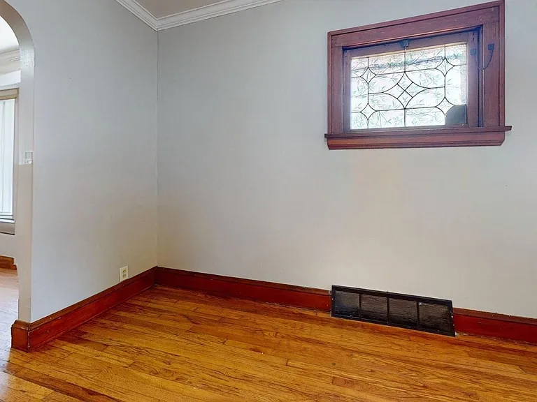 9715 Plymouth Ave — Photo 38