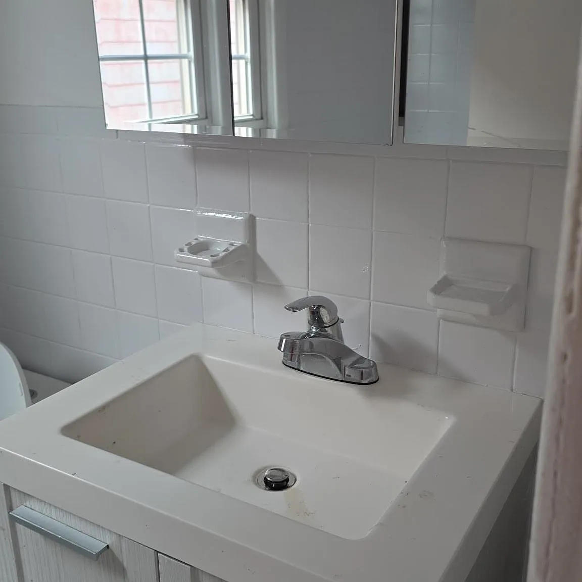 3 bed, 1.0 bath, $2,750 — Photo 4
