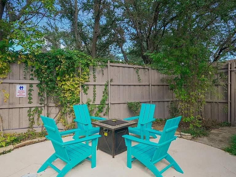 1811 Forest Meadow Ln — Photo 49