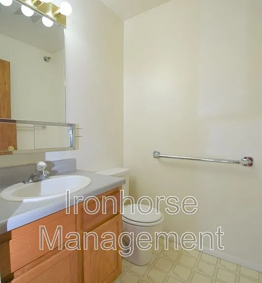 813 W Villard St #76 — Photo 15