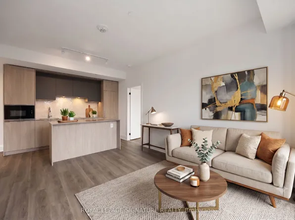 123 Portland St #808, Toronto, ON M5V 0V9