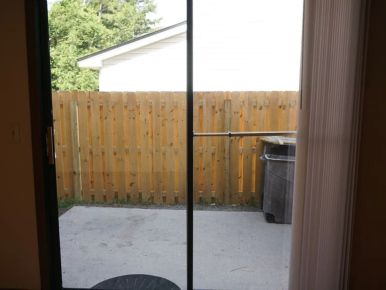 5558 Bennington Dr — Photo 10