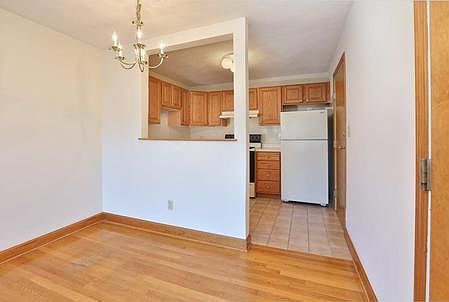 2nd image of 264 290 Grove St #268
