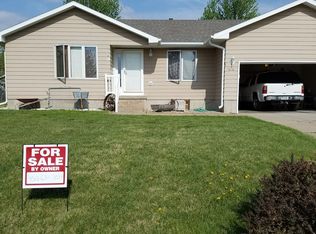 1818 Applewood St, Aurora, NE 68818