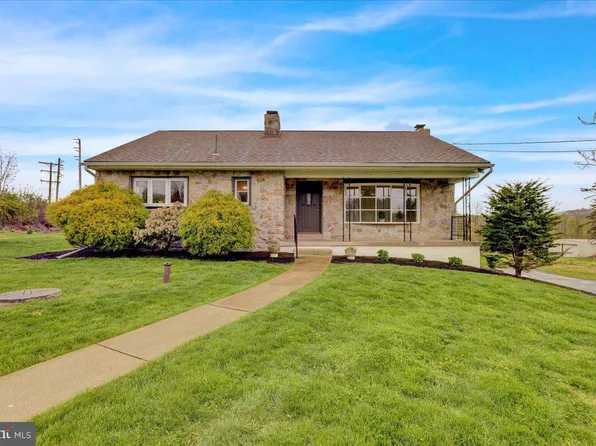 59 Hartz Rd, Fleetwood, PA 19522