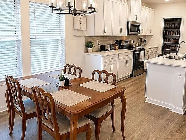 2352 Woodmeadow Dr — Photo 3