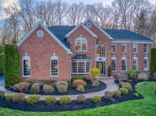 6 Bridle Ridge Dr, North Grafton, MA 01536
