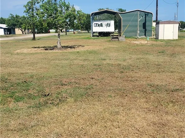 1 Sandhill Ln, Seadrift, TX 77983