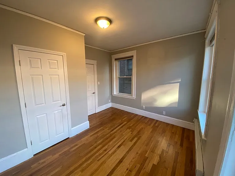 422 Hanover St #4 — Photo 7