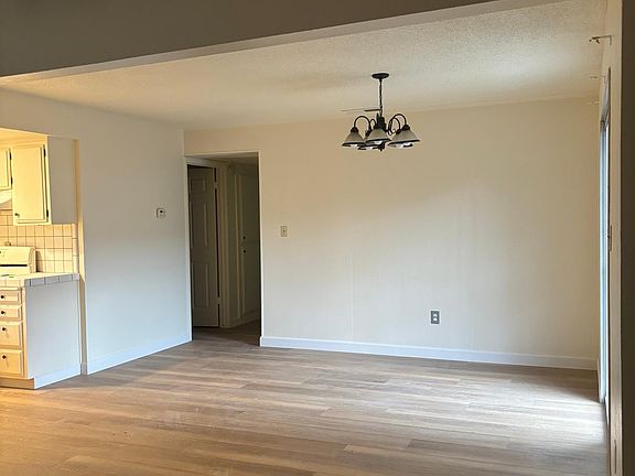 3rd image of 3048 W Swain Rd