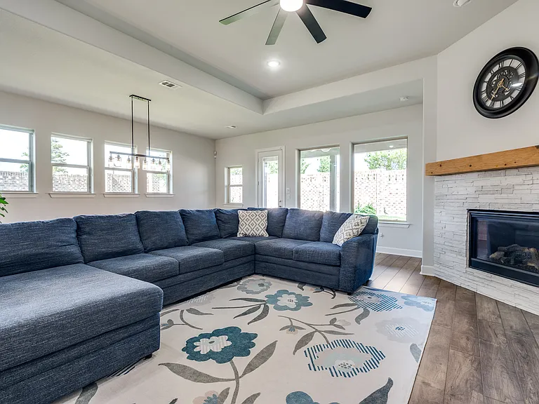 3128 Lexington Dr — Photo 28
