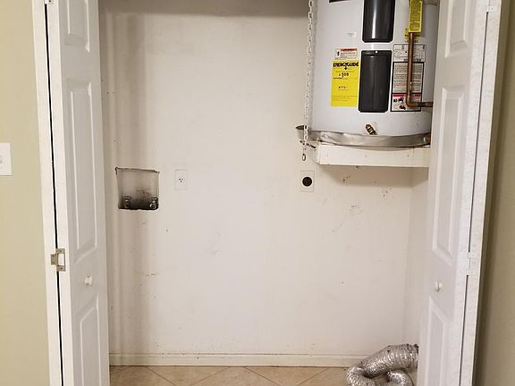 Washer/Dryer hookup
