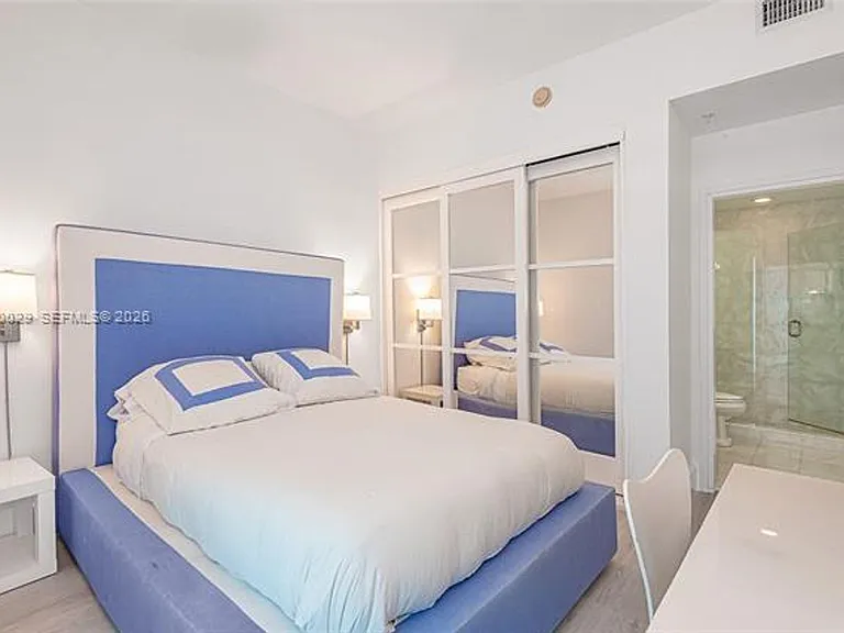 50 S Pointe Dr #1804 — Photo 20
