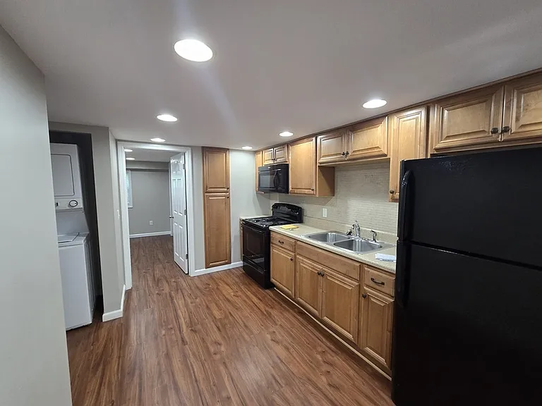 4094 University Dr #B — Photo 8