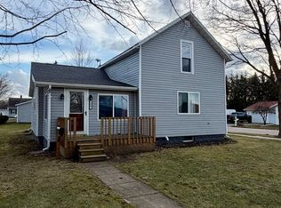 909 Illinois St, Walkerton, IN 46574