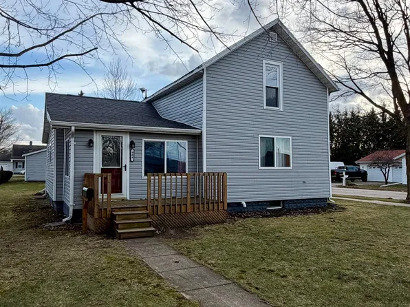 909 Illinois St, Walkerton, IN 46574