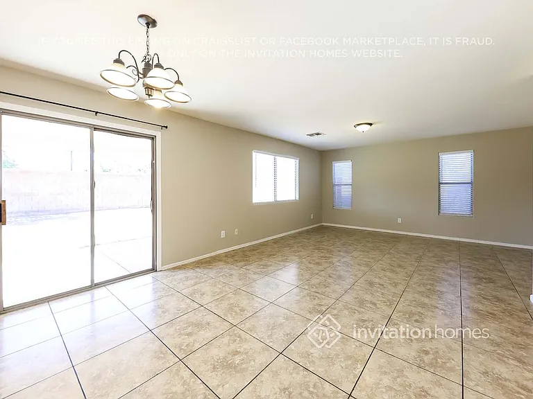 12937 W Holly St — Photo 7