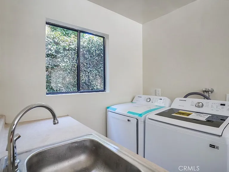 1307 Mackay Ln — Photo 40