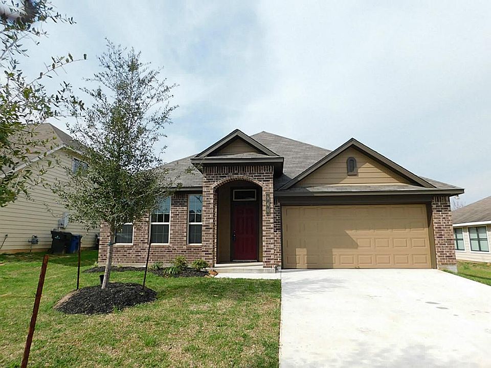 1st image of 940 Oak Falls Dr