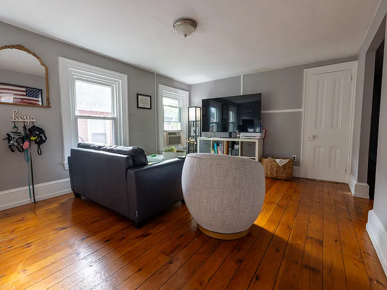 125 E Washington St #2 — Photo 5