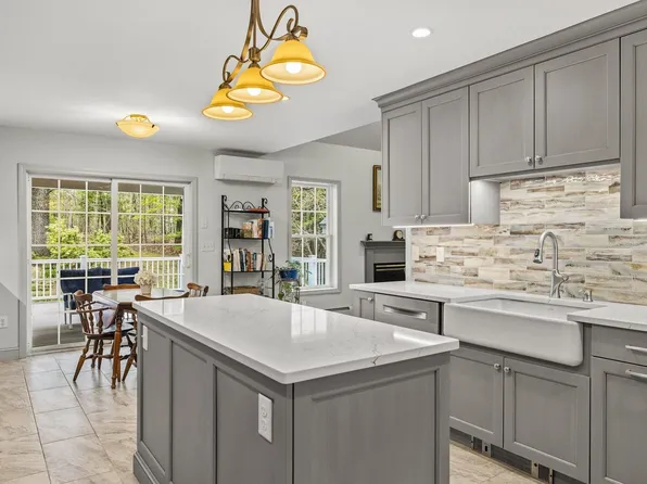9 Homestead Lane, Brentwood, NH 03833