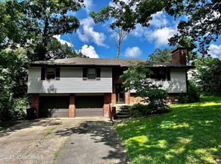 3933 Rustic Ln, Jefferson City, MO 65109