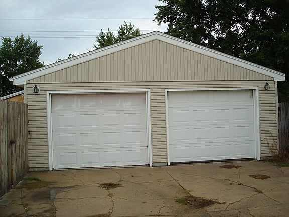 2-Car Garage