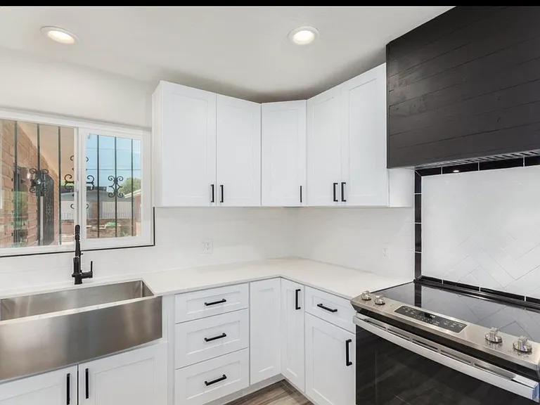 2222 E Blacklidge Dr — Photo 27