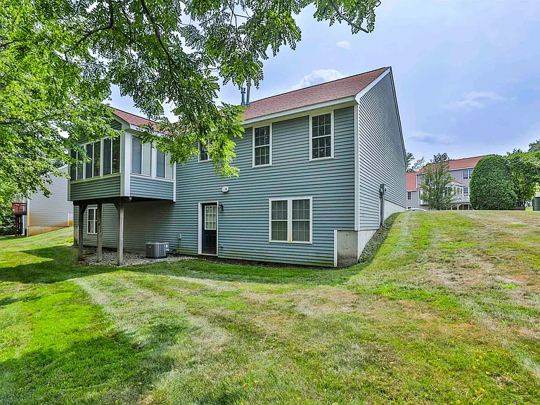 4 Myopia Ln — Photo 5