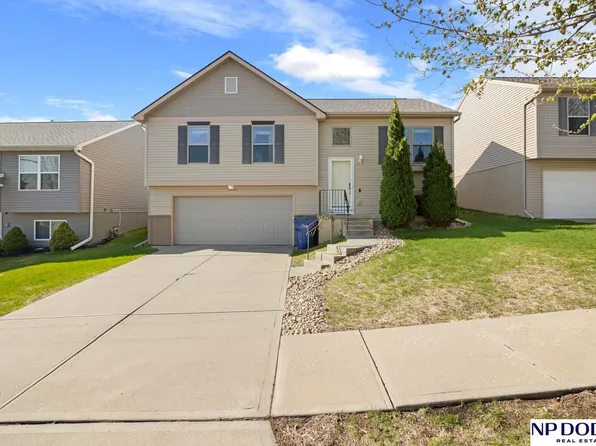 14605 Knudsen St, Bennington, NE 68007