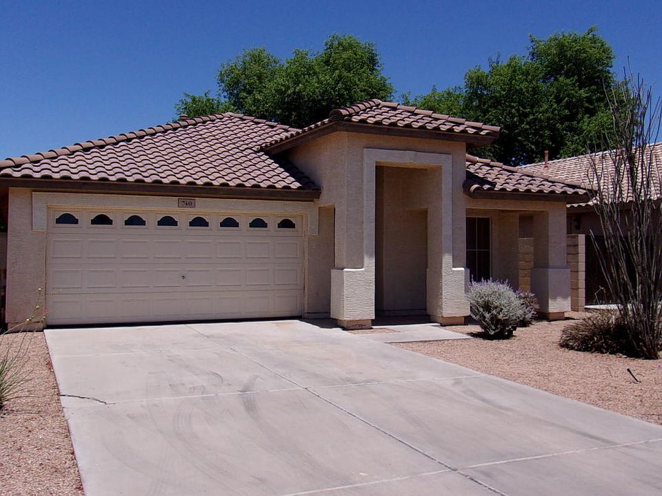 1st image of 740 E Cantebria Dr